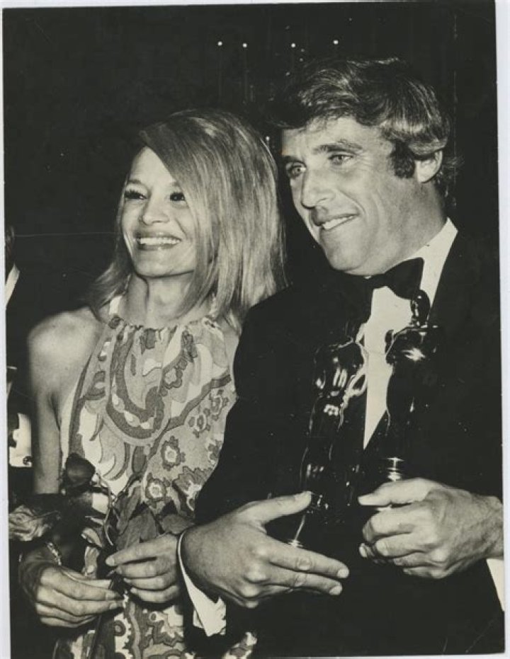Burt Bacharach and his&nbsp;wife Angie Dickinson playing with their daughter Lea on May 1, 1974, in Beverly Hills. | Source:&nbsp;John Olson/Getty Images